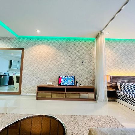 Regalia Suites & Residence By Enjoy Your Stay Kuala Lumpur Exteriör bild
