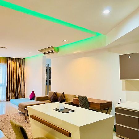 Regalia Suites & Residence By Enjoy Your Stay Kuala Lumpur Exteriör bild