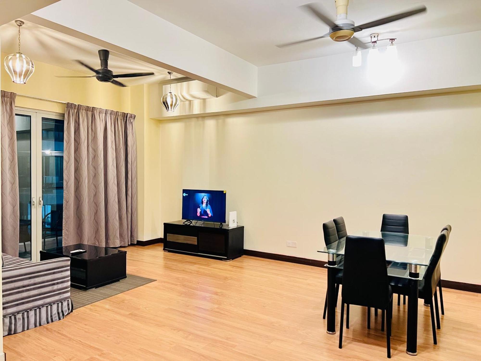 Regalia Suites & Residence By Enjoy Your Stay Kuala Lumpur Exteriör bild