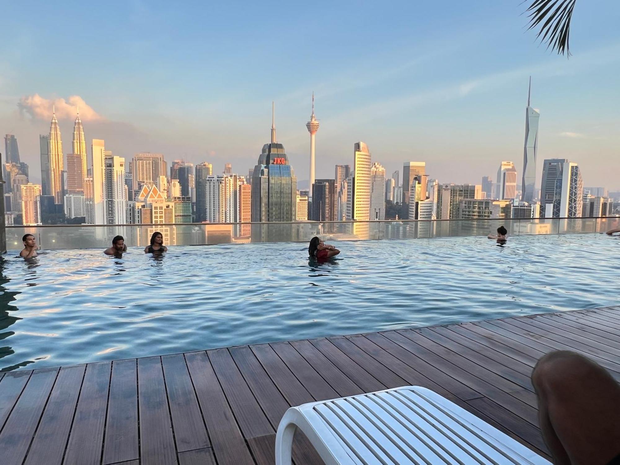 Regalia Suites & Residence By Enjoy Your Stay Kuala Lumpur Exteriör bild