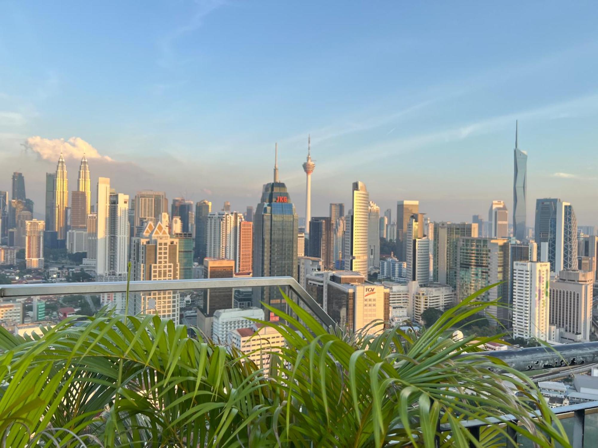 Regalia Suites & Residence By Enjoy Your Stay Kuala Lumpur Exteriör bild