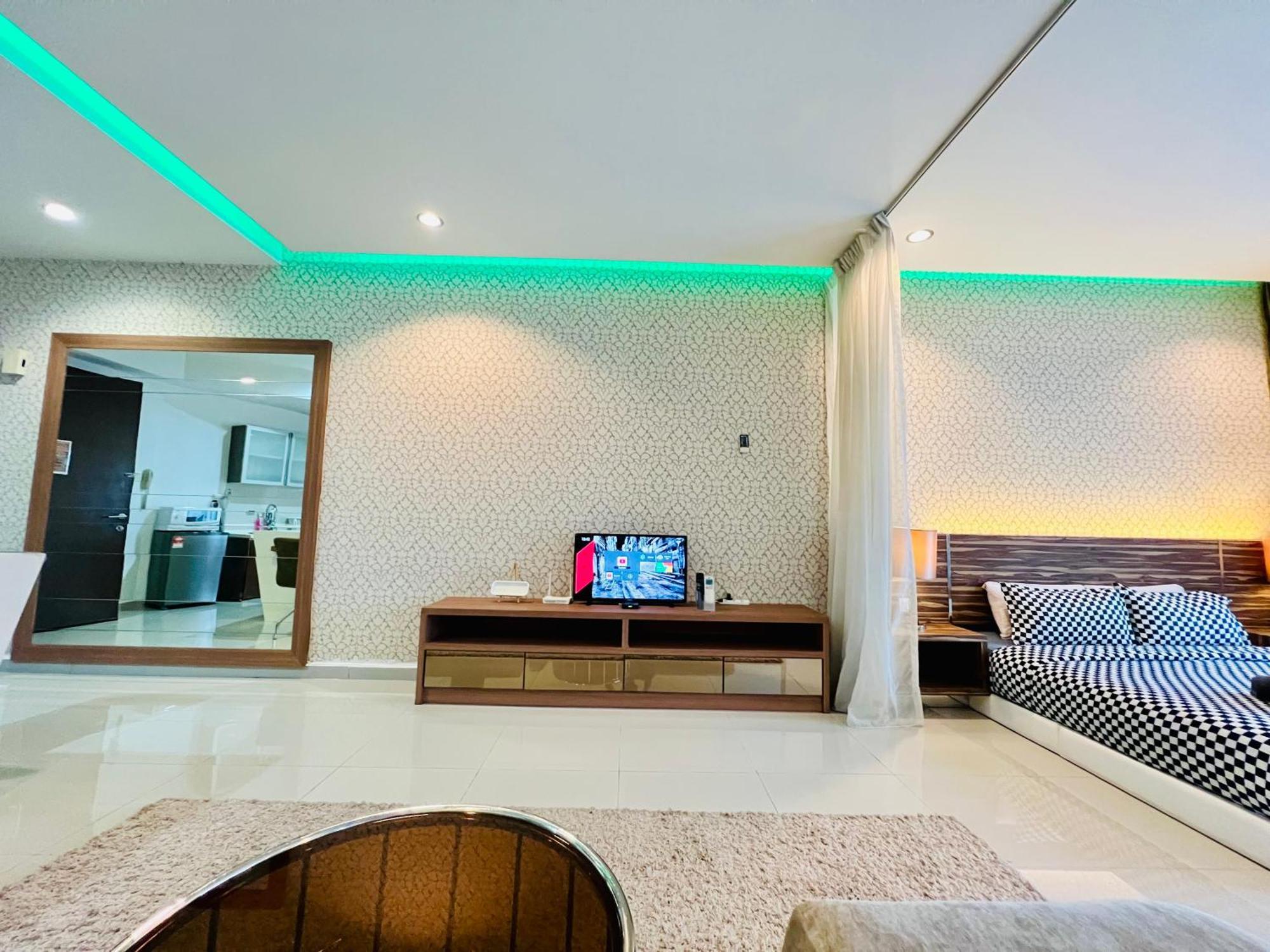 Regalia Suites & Residence By Enjoy Your Stay Kuala Lumpur Exteriör bild