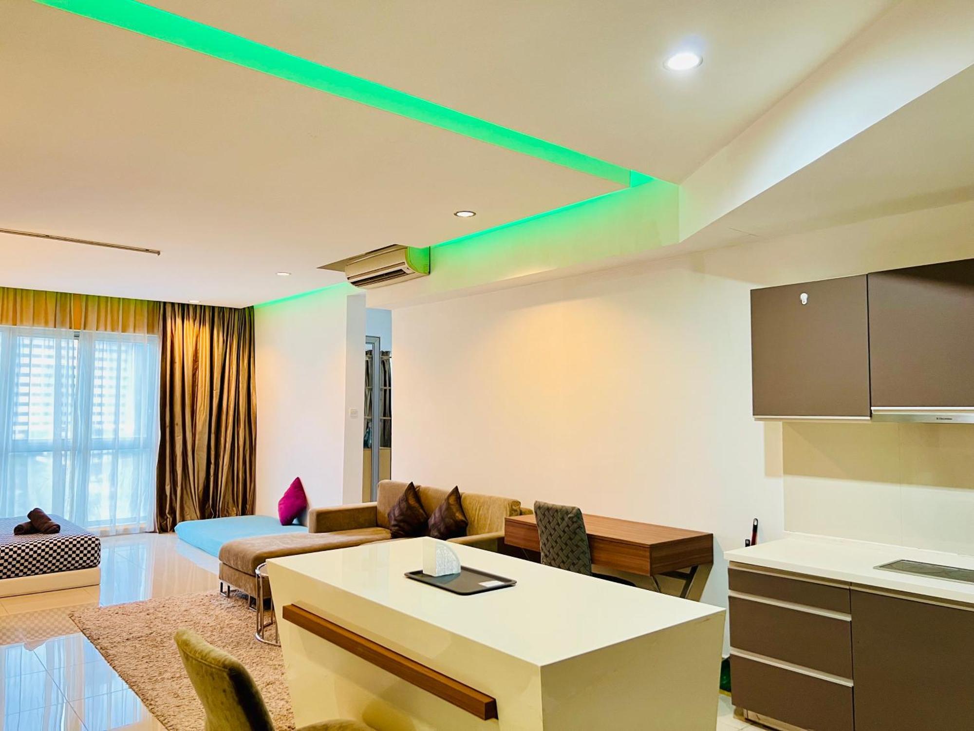 Regalia Suites & Residence By Enjoy Your Stay Kuala Lumpur Exteriör bild